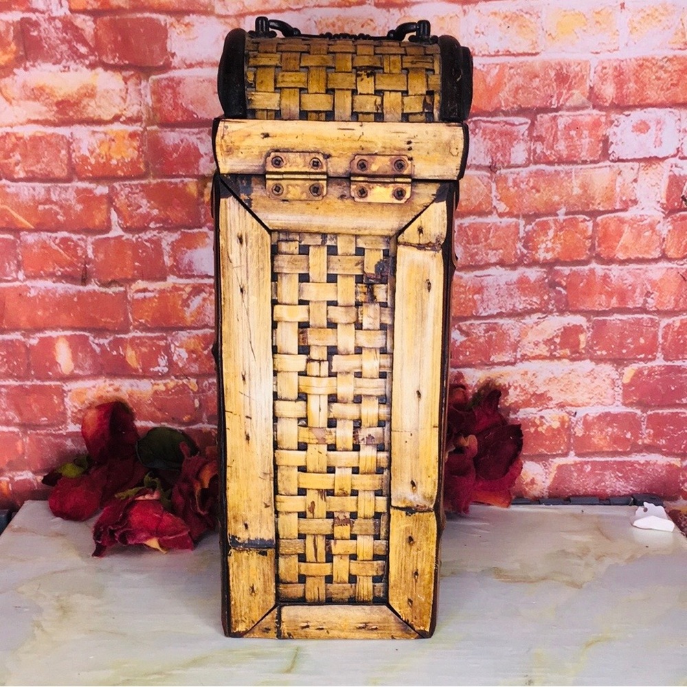 Vintage Three Hands Corp. Bamboo  Wine Carrier - Picture 4 of 8